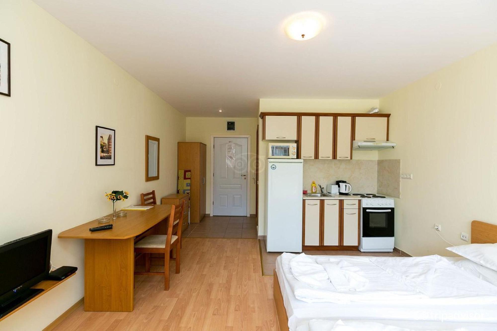 Nessebar And Holiday Fort Apartments Slăntjev Brjag Exteriör bild